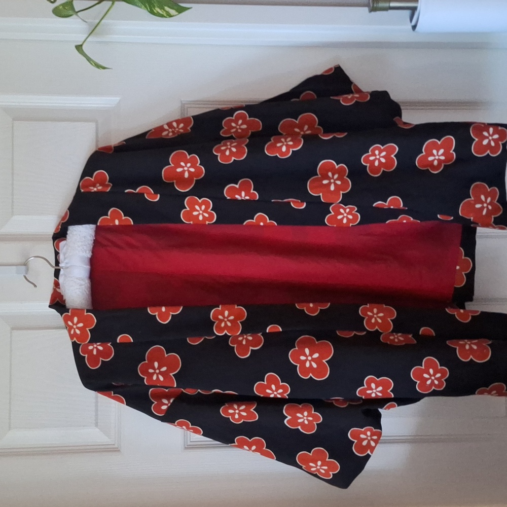 Traditional Japanese Kimono Jacket Black & Red Floral Print - US M